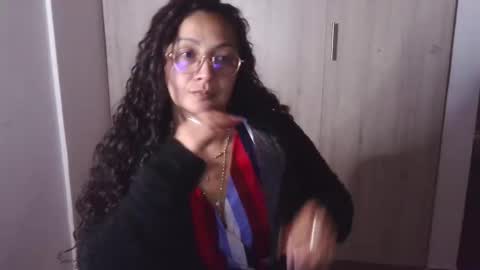  Khawit  online show from 02.27.25