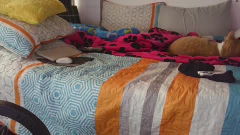  Khawit  online show from 09.14.25