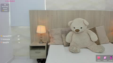   online show from 10.04.25