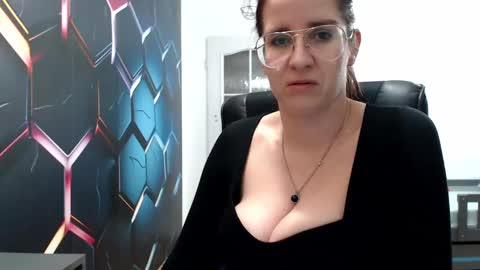 Snapshot of kayalips chatting on 01.31.25 KayaLips online show from 01.31.25