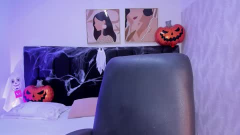 Snapshot of kayla_adams chatting on 10.31.25 Kayla online show from 10.31.25