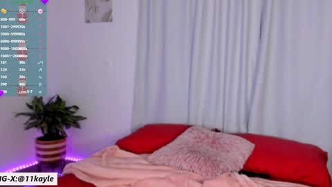 Snapshot of kayle__11 chatting on 01.11.25 INSTAGRAM AND TW 11kayle online show from 01.11.25