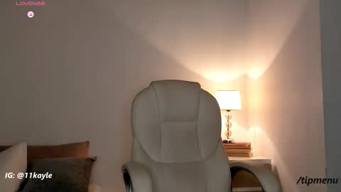 Snapshot of kayle__11 chatting on 10.08.25 INSTAGRAM AND TW 11kayle online show from 10.08.25