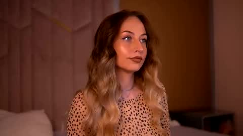 Kayleeflynn online show from 10.21.25