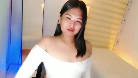 Snapshot of kayleepinay chatting on 02.13.25 Y O U R F U T U R E K A Y L E E online show from 02.13.25