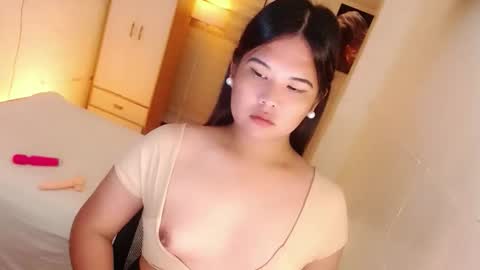 Snapshot of kayleepinay chatting on 09.27.25 Y O U R F U T U R E K A Y L E E online show from 09.27.25