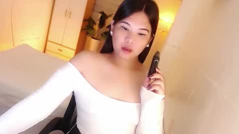 Snapshot of kayleepinay chatting on 11.02.25 Y O U R F U T U R E K A Y L E E online show from 11.02.25