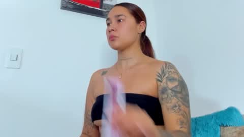 Snapshot of kayleescott1 chatting on 11.11.25 Kaylee Scott online show from 11.11.25