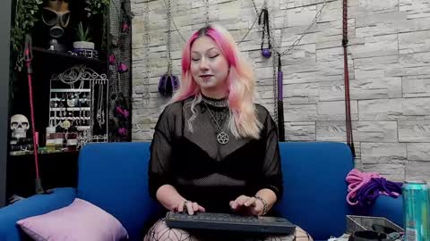 Miss Kazia online show from 01.01.25