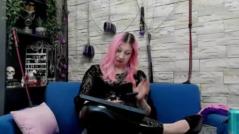 Miss Kazia online show from 02.11.25