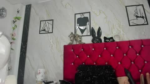 KAZSANDRAH online show from 04.22.26