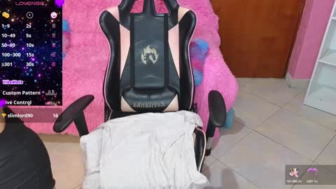 Snapshot of keeiity_moon chatting on 01.24.25 keeiity_moon online show from 01.24.25