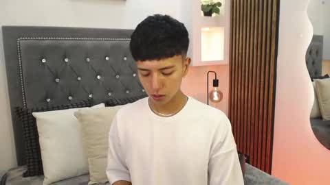 Snapshot of keen_nico chatting on 03.17.26 nico online show from 03.17.26