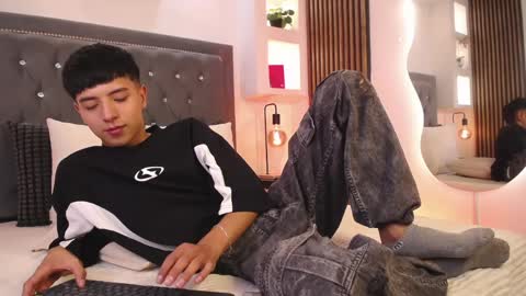 Snapshot of keen_nico chatting on 04.01.26 nico online show from 04.01.26