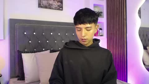 Snapshot of keen_nico chatting on 04.06.26 nico online show from 04.06.26