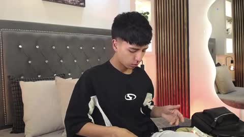 Snapshot of keen_nico chatting on 04.14.26 nico online show from 04.14.26