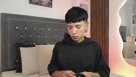 Snapshot of keen_nico chatting on 04.15.26 nico online show from 04.15.26