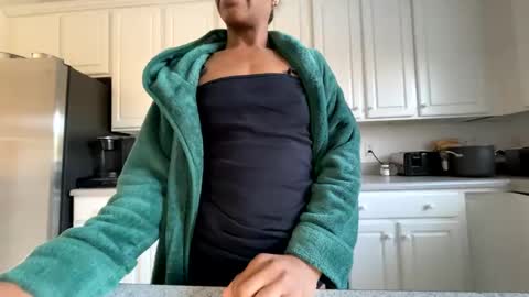 Snapshot of keephimcum69me chatting on 01.12.25 Keephimcum69me online show from 01.12.25