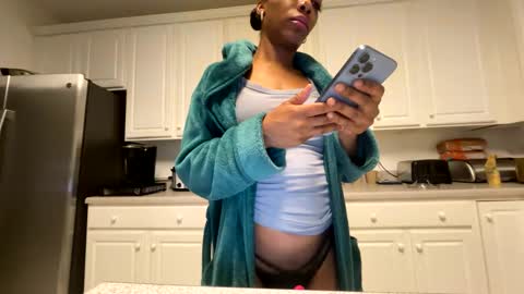 Snapshot of keephimcum69me chatting on 02.12.25 Keephimcum69me online show from 02.12.25