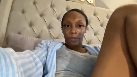 Snapshot of keephimcum69me chatting on 10.29.25 Keephimcum69me online show from 10.29.25