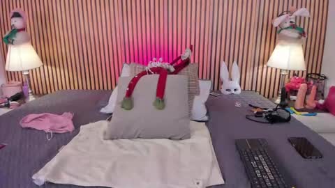 keeyla stone online show from 12.22.25