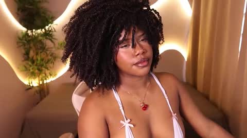 Snapshot of kehlannis_ chatting on 10.08.25 Kehlannis online show from 10.08.25