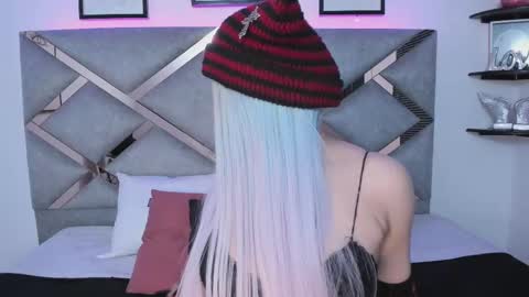 Keidy Monday to Saturday from 200 pm to 810pm  UTC-5 Colombia Time online show from 02.18.25