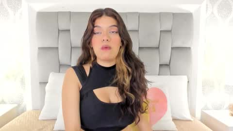 Keiira Fox online show from 02.03.26