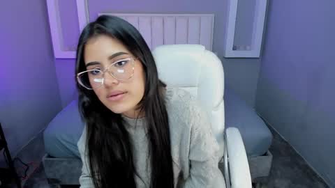 Keily Bennet online show from 04.04.26