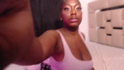 Snapshot of keilysofia chatting on 01.26.25 Keili online show from 01.26.25