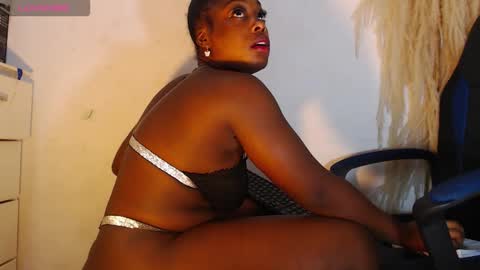 Snapshot of keilysofia chatting on 09.22.25 Keili online show from 09.22.25