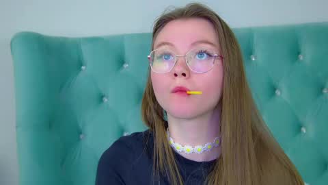 Snapshot of keiraace chatting on 03.02.25 Keira online show from 03.02.25