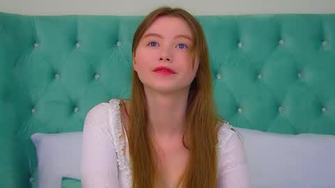 Snapshot of keiraace chatting on 09.11.25 Keira online show from 09.11.25