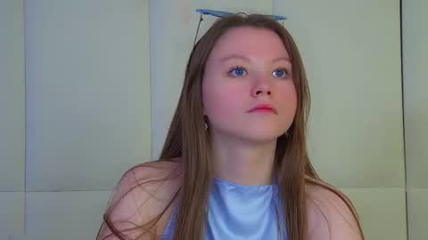 Snapshot of keiraace chatting on 11.21.25 Keira online show from 11.21.25