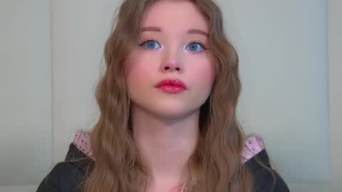 Snapshot of keiraace chatting on 05.28.26 Keira online show from 05.28.26