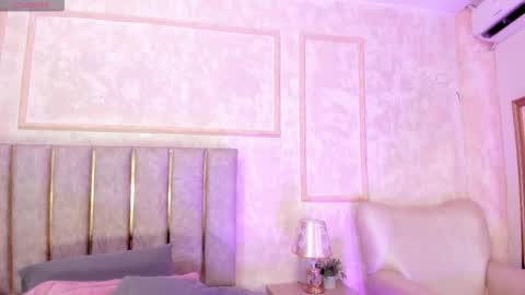 keirahartz online show from 12.15.25