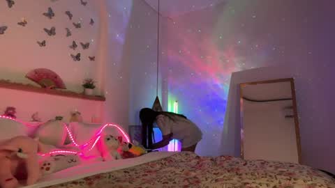 Snapshot of keirasworld chatting on 06.17.26 keira online show from 06.17.26