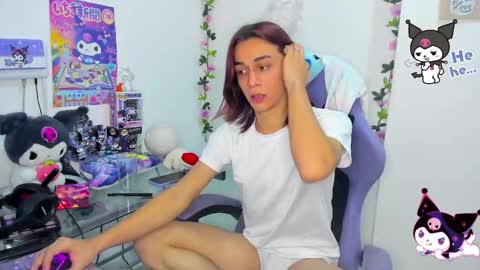 Snapshot of keita_moon chatting on 01.05.25 Keita moon online show from 01.05.25