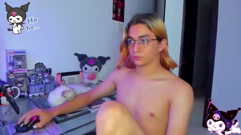 Snapshot of keita_moon chatting on 10.13.25 Keita moon online show from 10.13.25