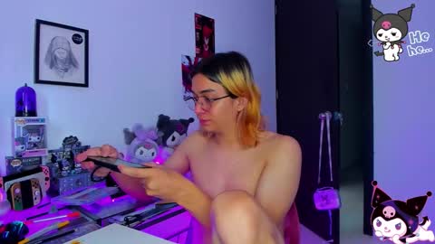 Snapshot of keita_moon chatting on 12.22.25 Keita moon online show from 12.22.25