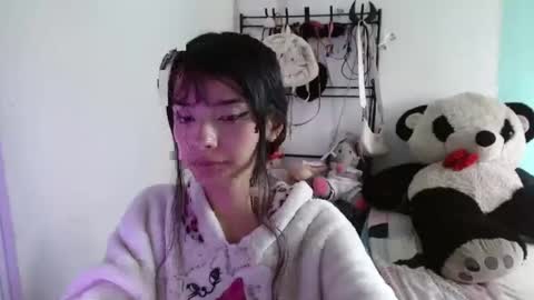 Snapshot of keity_russo03 chatting on 11.26.25 annie rosse16 online show from 11.26.25