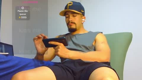 Snapshot of keivid_2303 chatting on 07.05.26 david online show from 07.05.26
