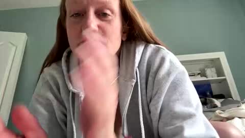 kellilyn10 online show from 04.21.26
