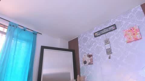 kelly__thomson online show from 09.12.25