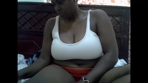 Snapshot of kelly_jones9 chatting on 05.17.26 kelly_jones9 online show from 05.17.26
