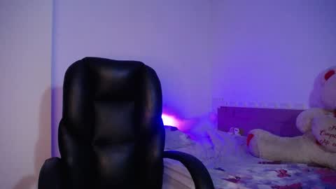 Snapshot of kelly_richardson1 chatting on 01.07.25 elena online show from 01.07.25