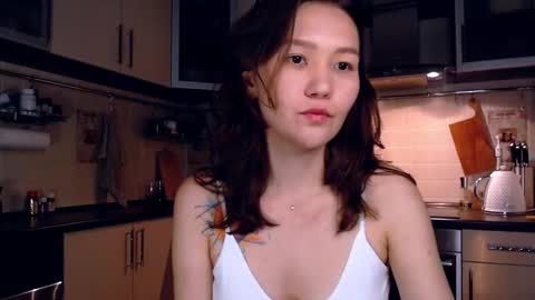 Snapshot of kelly_yon chatting on 09.28.25 Kelly online show from 09.28.25