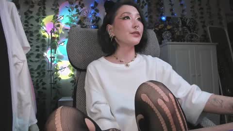 Snapshot of kellyasian chatting on 12.18.24 Leia online show from 12.18.24