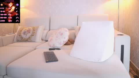 vanessa online show from 04.17.26