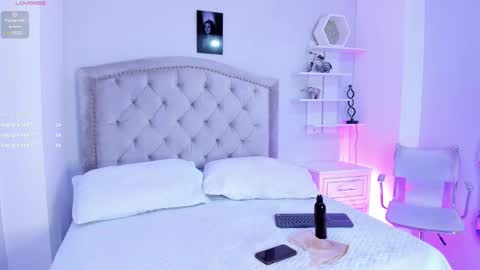 kellyMillian  online show from 12.14.24